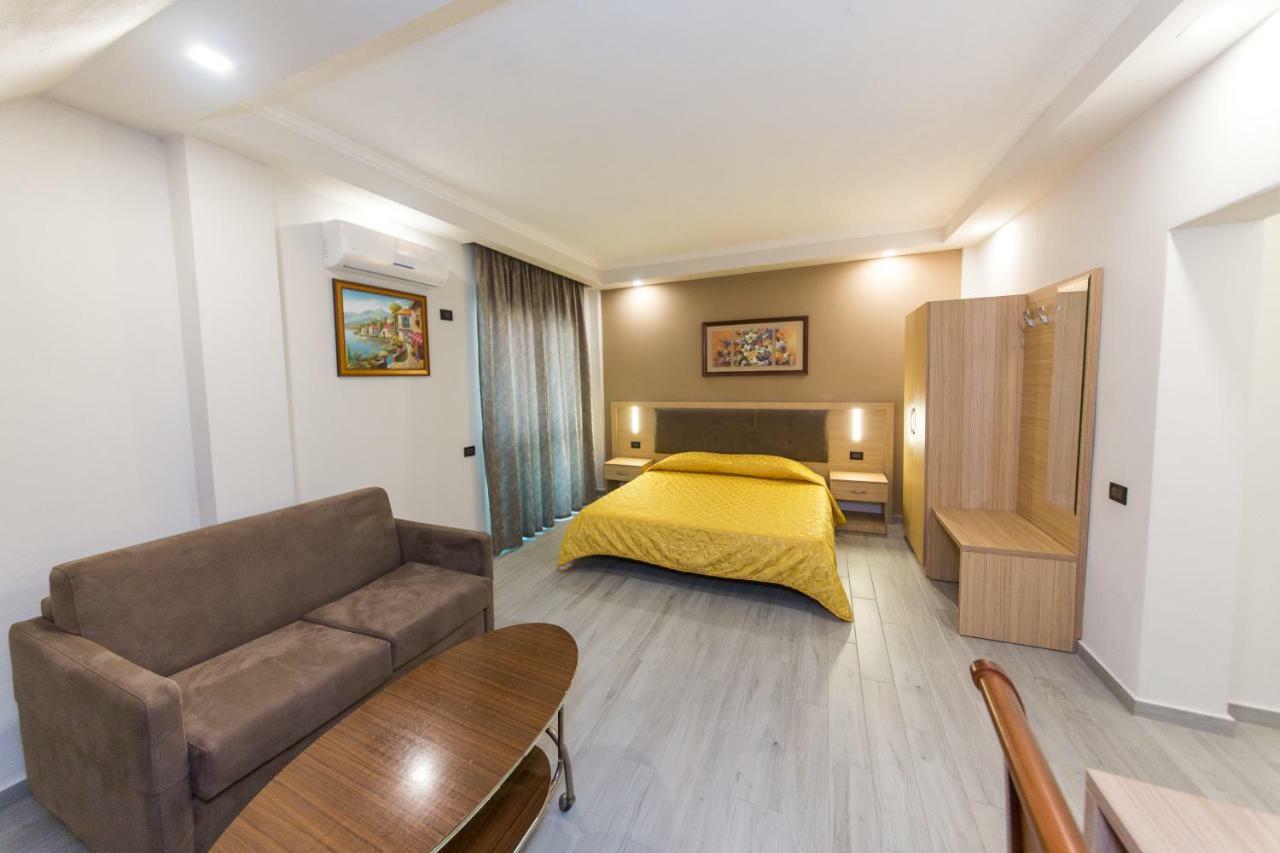 Western Star Hotel Durres Ngoại thất bức ảnh